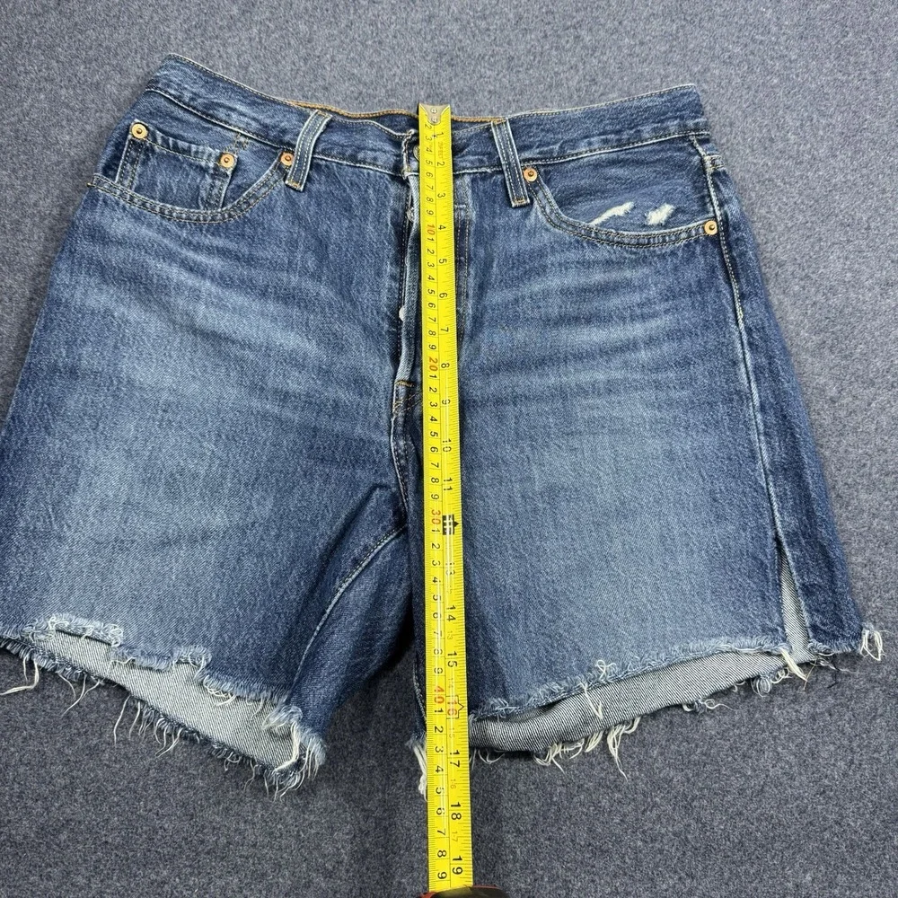 Levis 501 Womens 32 Original Cut Off Denim Shorts Blue Button Fly Y2K Distressed